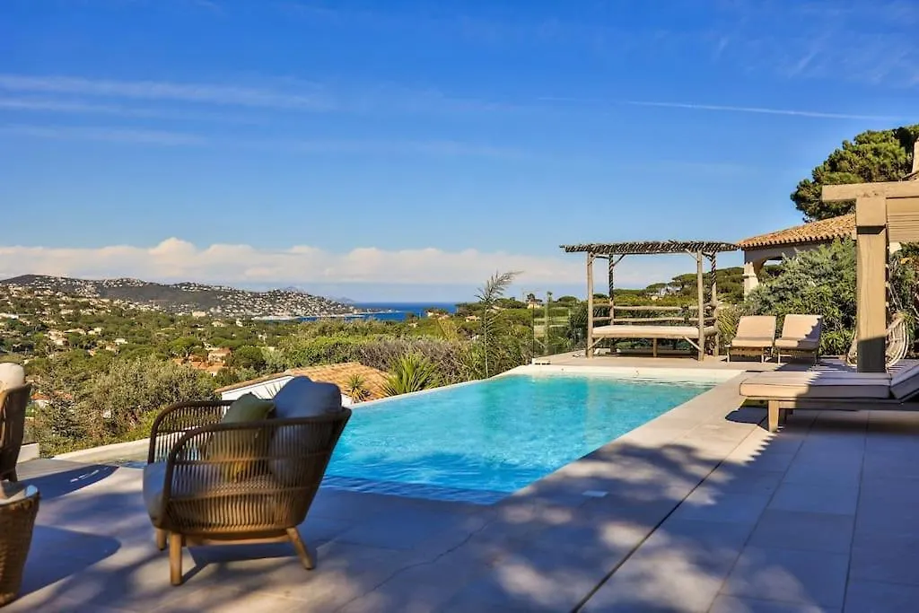 Superbe Villa A Sainte-Maxime, Piscine Et Vue Mer - Villa Dina France